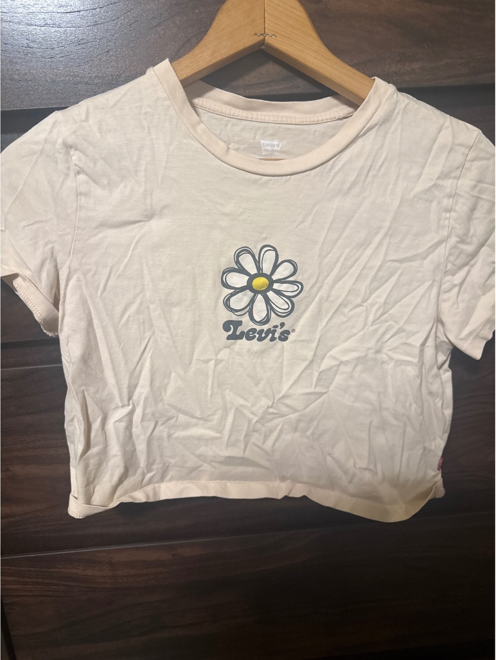 Levi's Women's Beige Cropped T-Shirt with Daisy Logo Size S